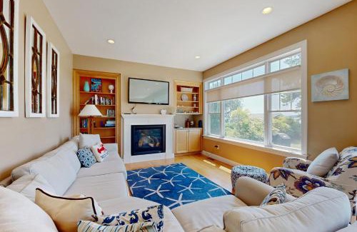 Biddeford Pool Maison | The Blue Lobster
