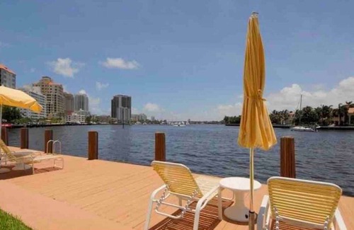 Central Beach Appartement | The Blue Octopus - 1br King Bed Condo