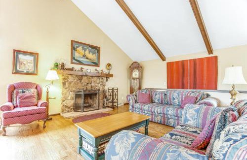 Carriage Hills Maison | The Blue Raven