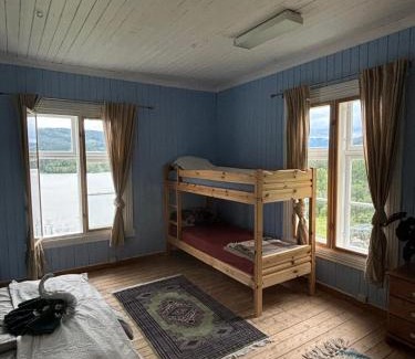 Vestre Slidre Appartement | The blue room at Vevstogo - cosy with a mesmerizing view, sauna and eco living in an old school house