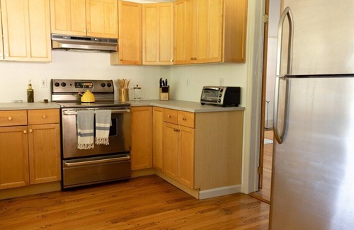 Pine Plains Maison | The Bluehouse - Charming Renovated Cottage