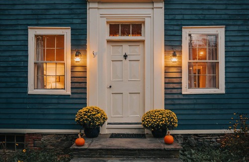 Pine Plains Maison | The Bluehouse - Charming Renovated Cottage