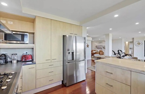 Manly Maison | The Boat House - Luxury & Panoramic Harbour Views