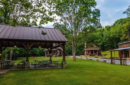 Goldbond Cabine | The Boathouse at Four Fillies Lodge