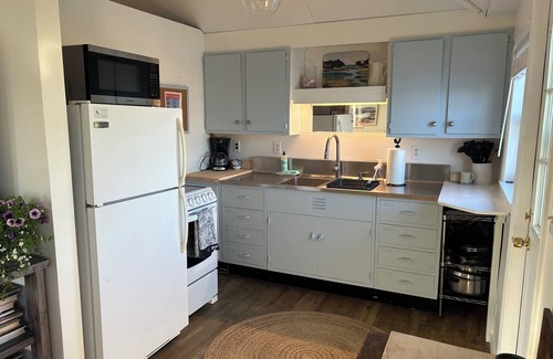 Stonington Cottage | The Boathouse: cozy cottage at harbor's edge - walk to downtown Stonington