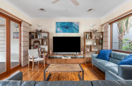 Chittaway Point Maison | The Boathouse -Pool and Private Slip