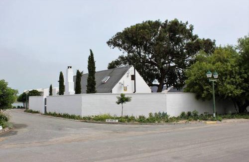 Laaiplek Maison | The Boathouse