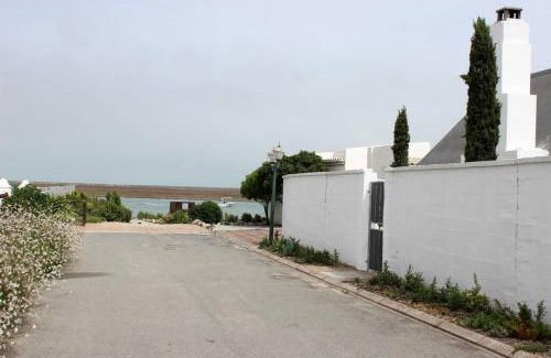 Laaiplek Maison | The Boathouse
