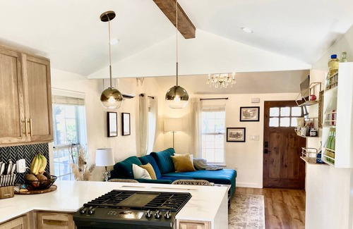 Swede Hill Maison | The Boho Cottage Minutes to Downtown Austin and The Lake
