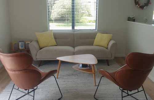 Bowentown Maison | The Boulevard Bach - 2 min walk to the beach