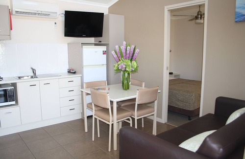 Evans Head Cabine | The Bowlo Holiday Cabins