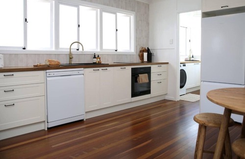 Moffat Beach Maison | The Break@Moffat