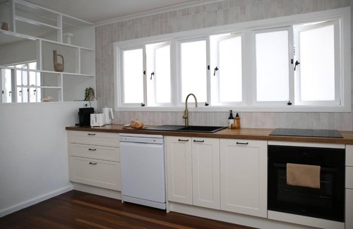 Moffat Beach Maison | The Break@Moffat