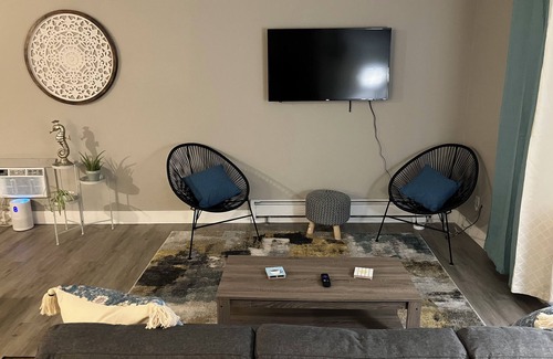 Fairport Harbor Appartement | The Breakwall Suite!