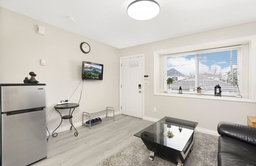 Hastings Maison | The Bright and Cozy Suite in Nice City - Vancouver!