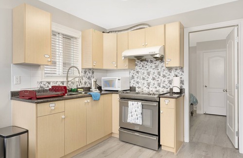 Hastings Maison | The Bright and Cozy Suite in Nice City - Vancouver!