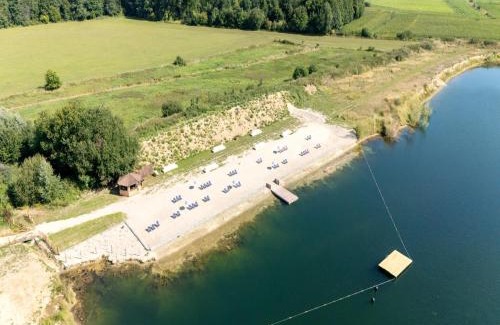 Maubray Maison | The Brookside Escape