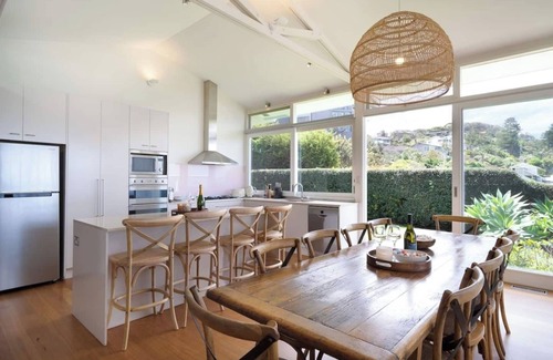 Newport Maison | 'The Bungan' - Absolute Beachfront, Direct Beach Access to Bungan Beach, Newport