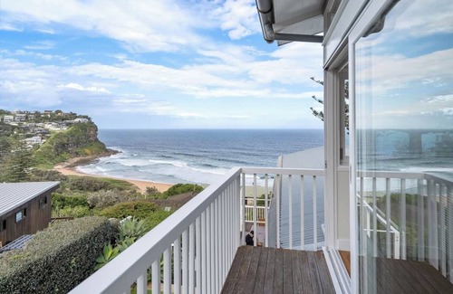 Newport Maison | 'The Bungan' - Absolute Beachfront, Direct Beach Access to Bungan Beach, Newport