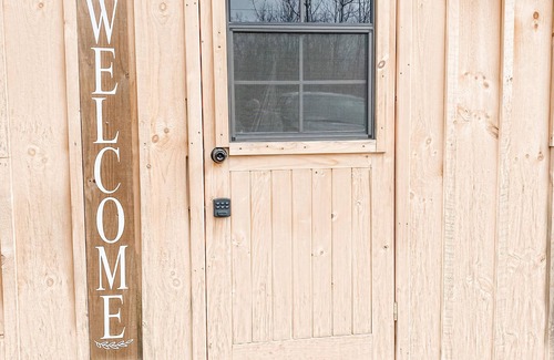 Neyaashiinigmiing 27 Cabine | The Bunkie (off-grid) | Neyaashiinigmiing
