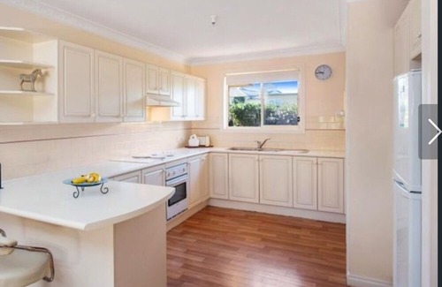 Milton Villa | "THE BUTLER"@Milton eats, theatre, gallery shopping,garage, wifi,2WC,very quiet