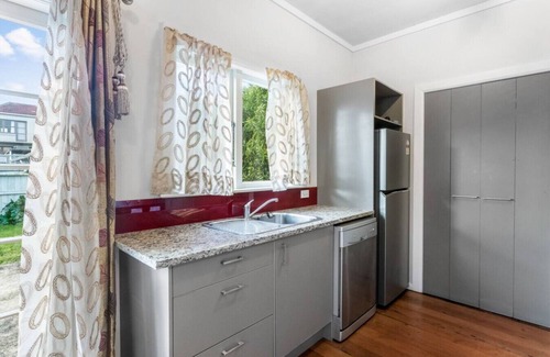 Sandringham Maison | The Croft 4 BR Bungalow with Air-Con and Parking