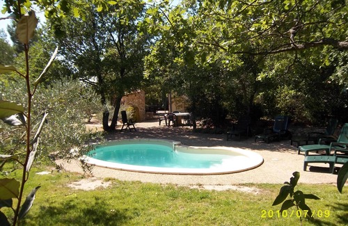 Saint-Saturnin-les-Apt Maison | Cabanon, 3 étoiles, sa piscine au pied du Luberon.