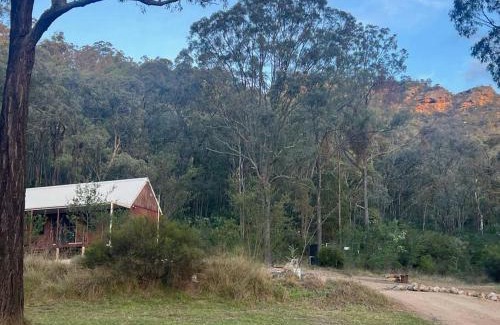 Broke Maison | The Cabin at Rocklee Grove