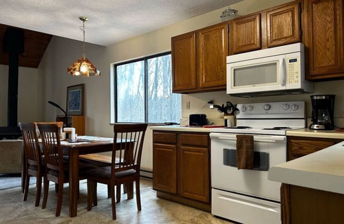 Alpine Lake Appartement | The Cabin-walk to the beach!