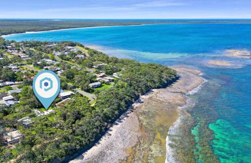Callala Bay Maison | The Cabin - Waterfront with Fireplace - 5 mins to the Bay