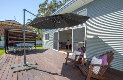 Callala Bay Maison | The Cabin - Waterfront with Fireplace - 5 mins to the Bay