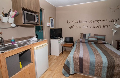 Pointe-au-Pere Chalet De Ski | The Cabines du Phare are located in Rimouski by the sea. They are composed of te