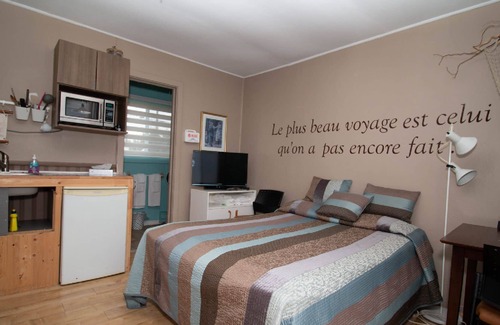 Pointe-au-Pere Chalet De Ski | The Cabines du Phare are located in Rimouski by the sea. They are composed of te