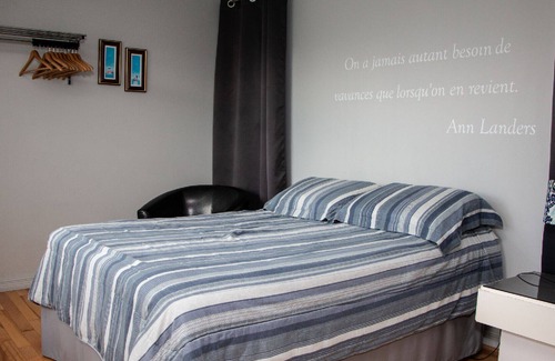 Pointe-au-Pere Chalet De Ski | The Cabines du Phare are located in Rimouski by the sea. They are composed of te