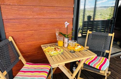 Zoar Appartement | The Cactus Deck by Matilo Cabins Klein Karoo R62 with Hot-tub