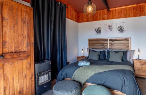 Zoar Appartement | The Cactus Deck by Matilo Cabins Klein Karoo R62 with Hot-tub