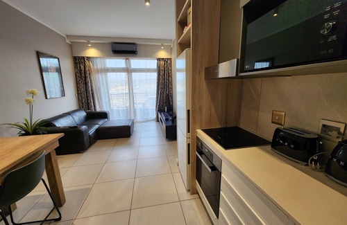 Menlyn Appartement | The Capital Trilogy, Sun Time Square, Unit 1008, 10th floor