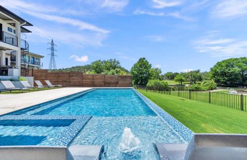 Horseshoe Bay Maison | The Captain's Cove at 110