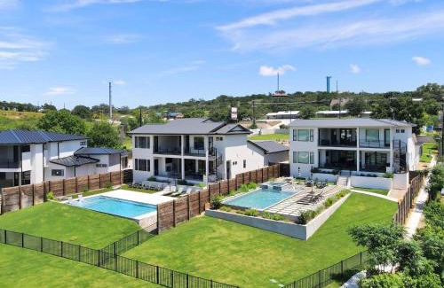 Horseshoe Bay Maison | The Captain's Cove at 110