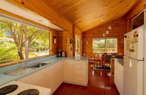 Onemana Maison | The Captain's Lookout - Onemana Holiday Home