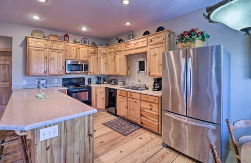 Rogers Maison | The Captains Quarters in Rogers w/ Covered Porch!