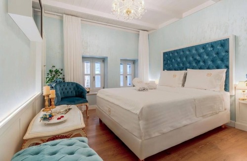 Old Town Hôtel | The Caroline room in Madame Hortense
