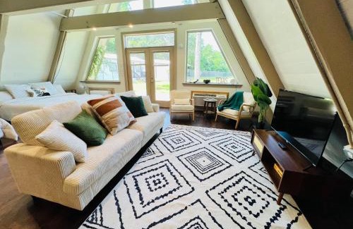 Canton Maison | The Casa Luna
