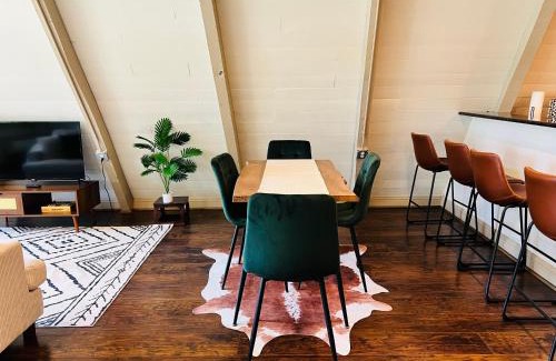 Canton Maison | The Casa Luna