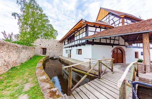 Kientzheim Appartement | "le château" gite 8 personnes avec sauna et billard.