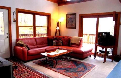 Haines Falls Chalet De Ski | The Catskill Cabin