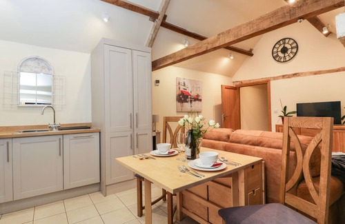 Biddestone Cottage | THE CATTLE BYRE, romantic, character holiday cottage in Corsham