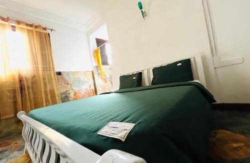 Nungua Cabine | The Cave Suite