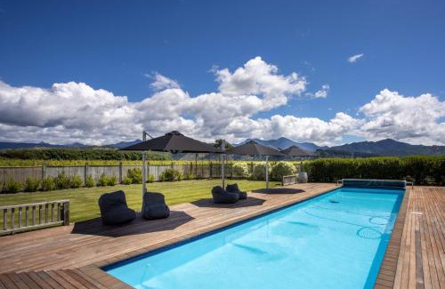 Renwick Maison | The Cellar Door - Blenheim Holiday Home