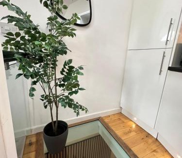 Canton Appartement | The Central Nook - Contactors and Holidaymakers